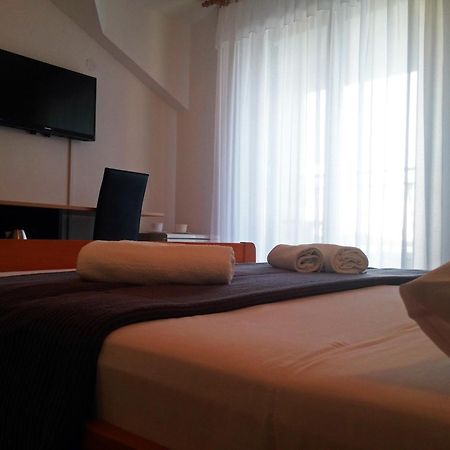 Apartments And Rooms Saric Jadrija Exterior photo