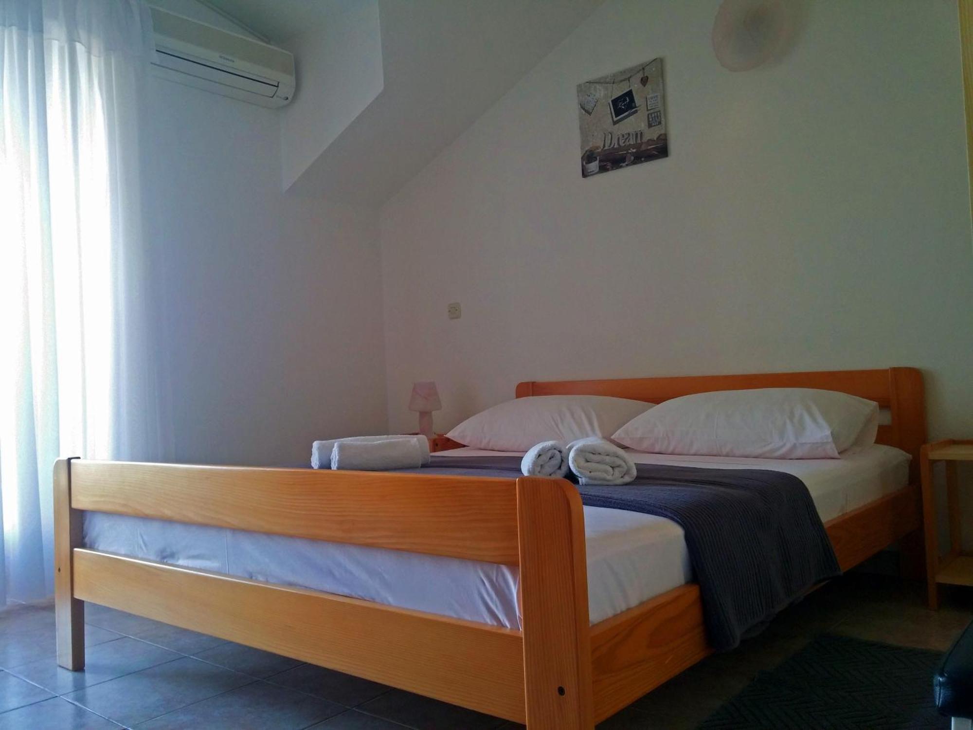 Apartments And Rooms Saric Jadrija Room photo