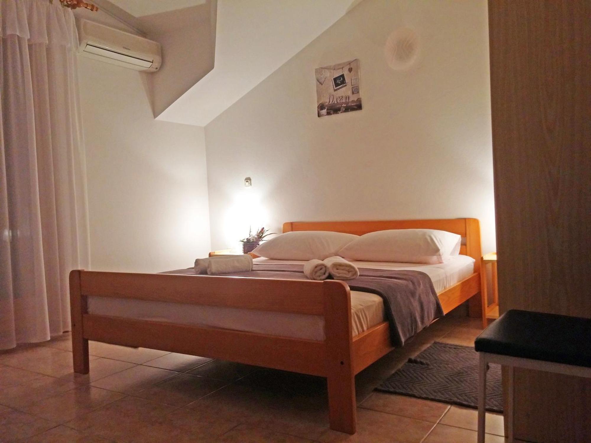 Apartments And Rooms Saric Jadrija Exterior photo
